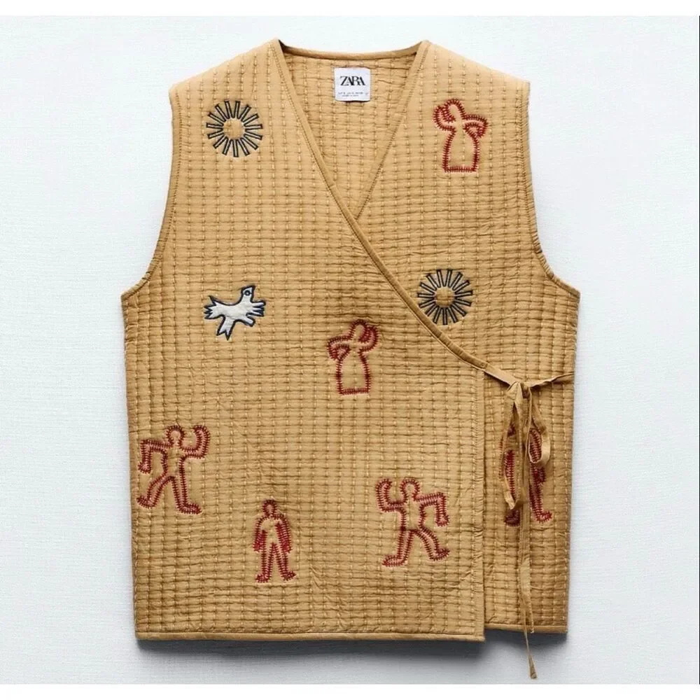 Zara Bloggers Favorite Embroidered Quilted Vest Size‎ Small